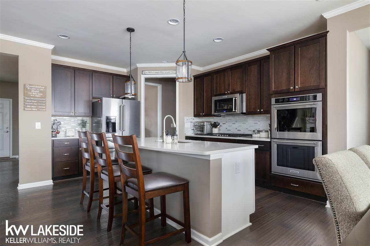 49537 Malten Dr, Macomb, MI 48044 — Photo 8