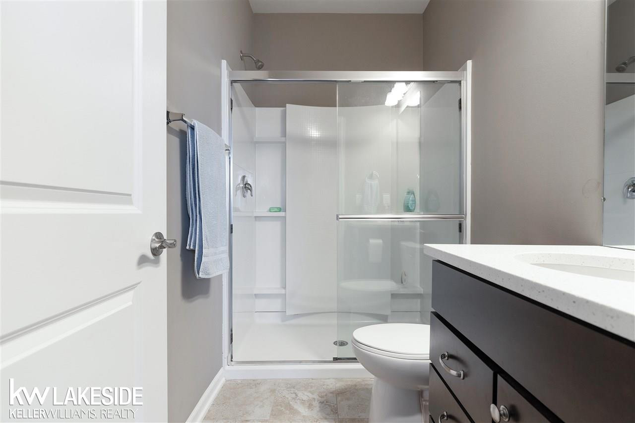 49537 Malten Dr, Macomb, MI 48044 — Photo 24