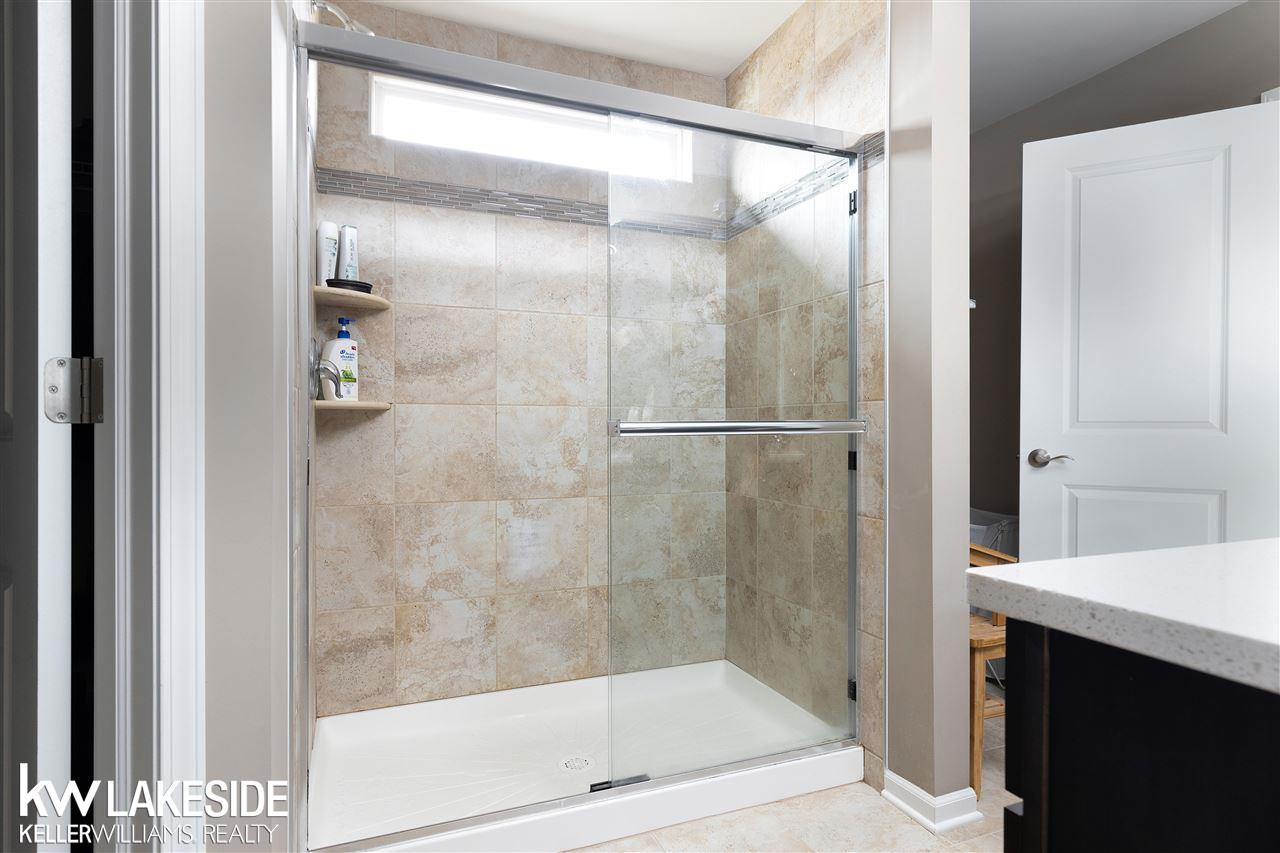 49537 Malten Dr, Macomb, MI 48044 — Photo 30