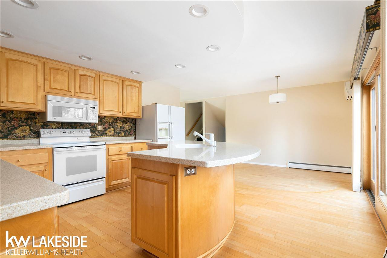 501 Longford, Rochester Hills, MI 48309 — Photo 13