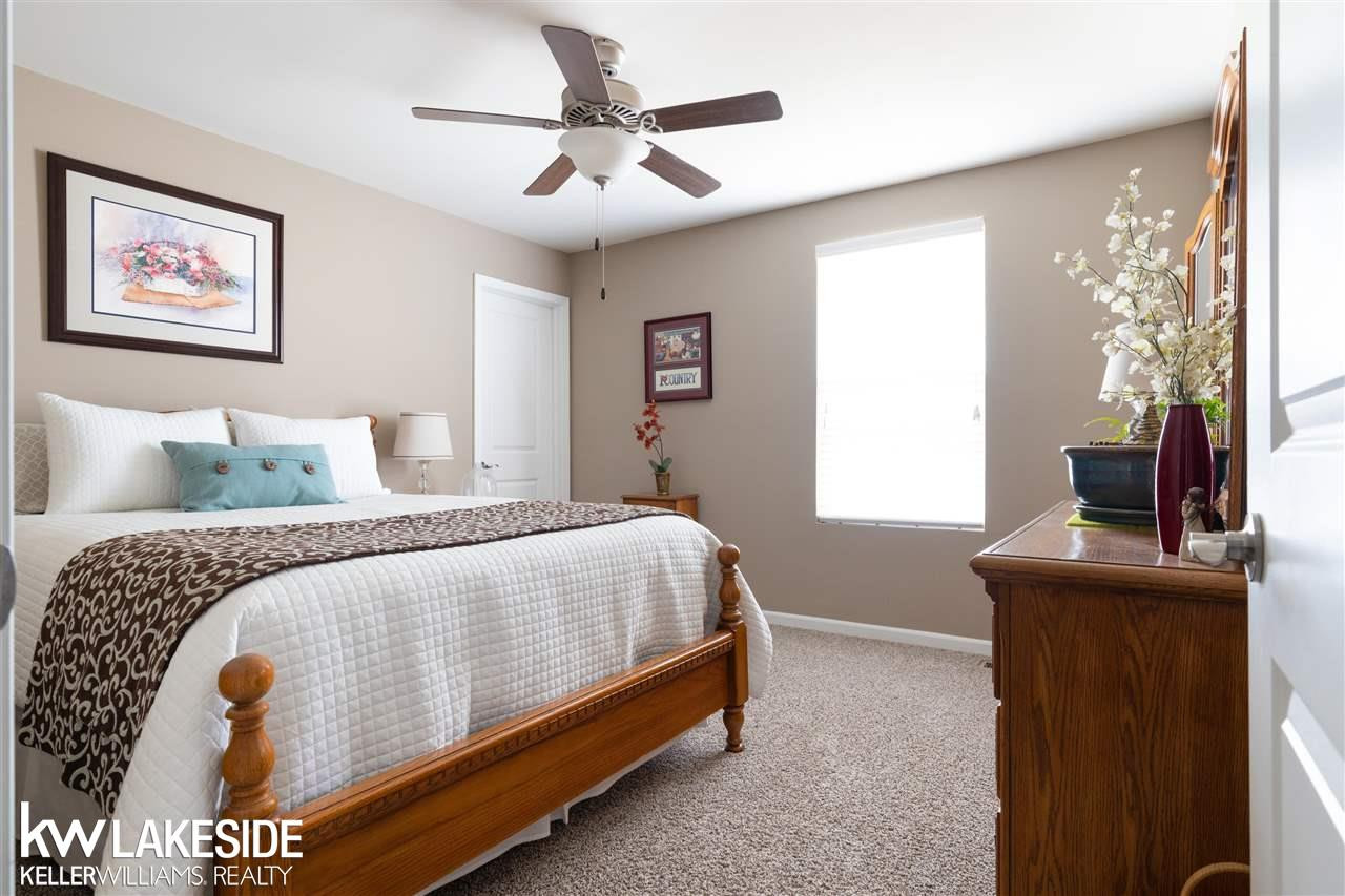 49537 Malten Dr, Macomb, MI 48044 — Photo 32