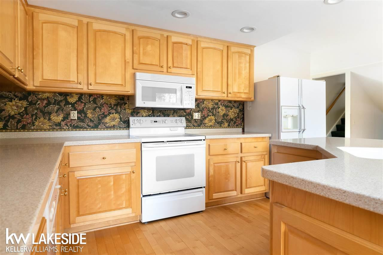 501 Longford, Rochester Hills, MI 48309 — Photo 14