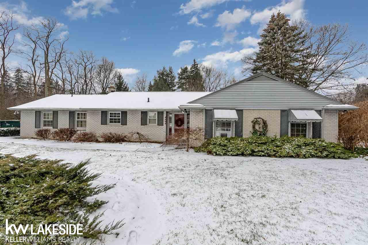 4494 Burnley Dr, MI 48304 — front exterior