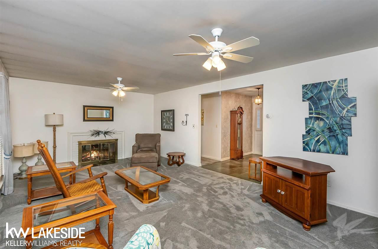 4494 Burnley Dr, MI 48304 — Photo 4