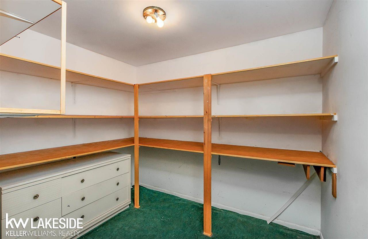 4494 Burnley Dr, MI 48304 — Photo 7