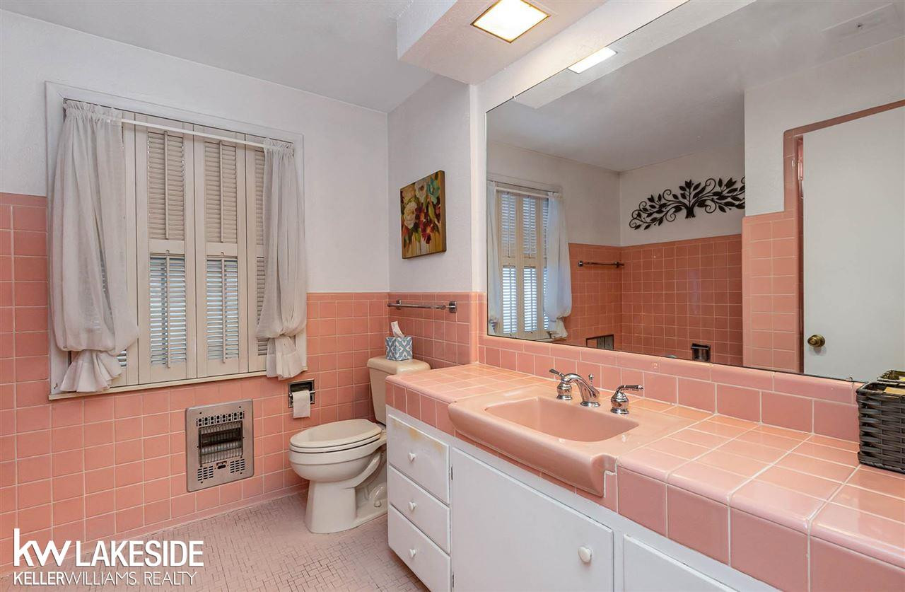 4494 Burnley Dr, MI 48304 — Photo 18