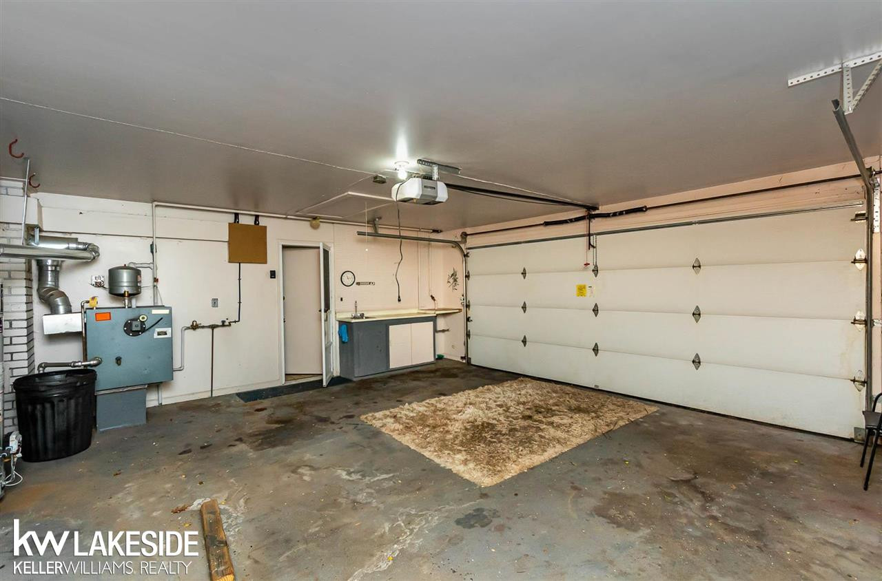 4494 Burnley Dr, MI 48304 — Photo 21