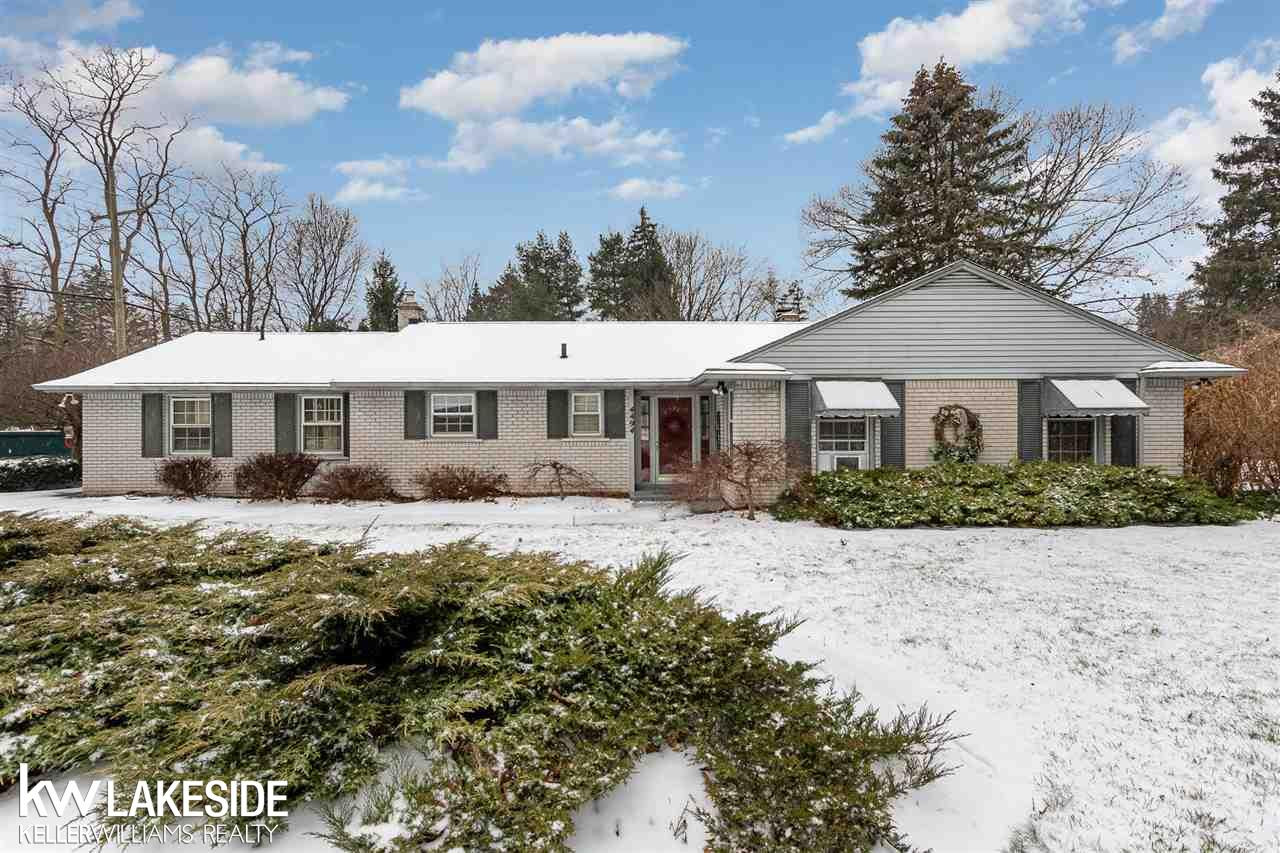 4494 Burnley Dr, MI 48304 — Photo 22