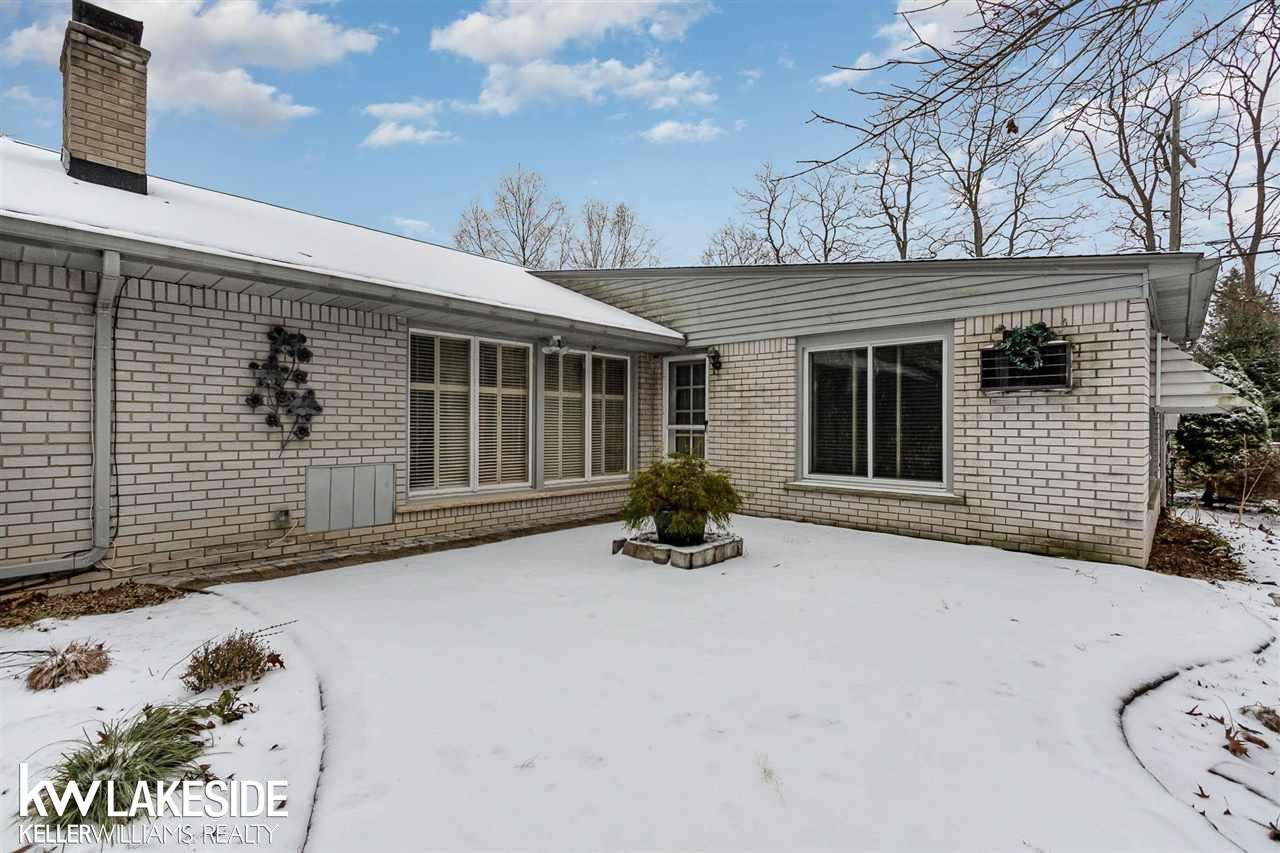 4494 Burnley Dr, MI 48304 — Photo 25