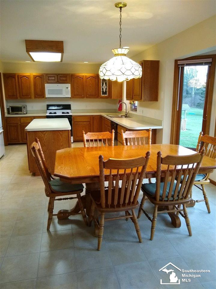 567 W Vienna, Temperance, MI 48182 — Photo 9