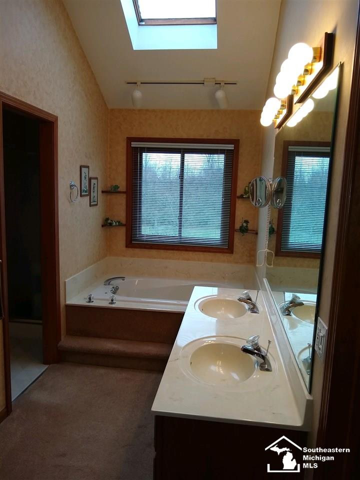 567 W Vienna, Temperance, MI 48182 — Photo 15