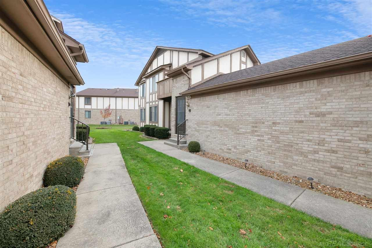 814 Country Club Dr, Saint Clair Shores, MI 48082 — Photo 3