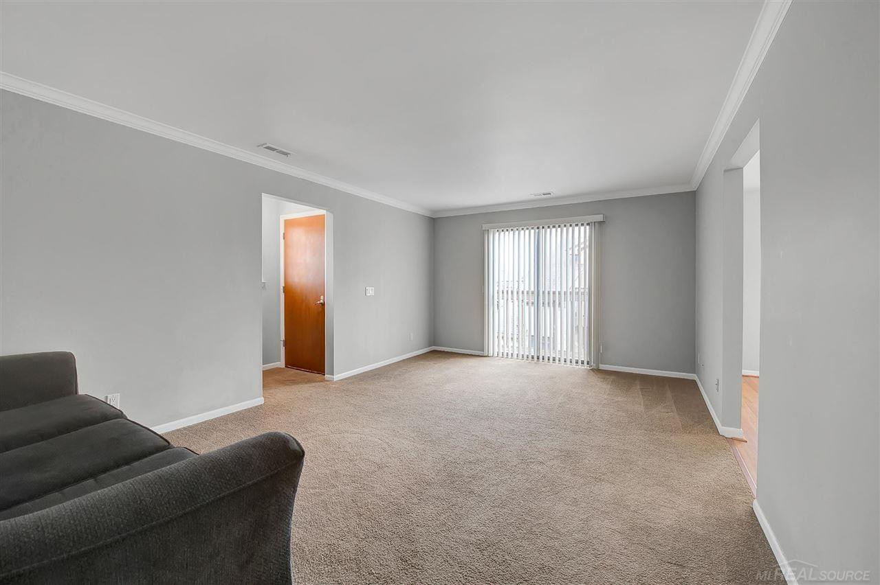 814 Country Club Dr, Saint Clair Shores, MI 48082 — Photo 6