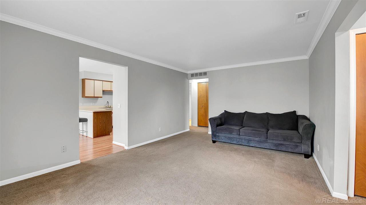 814 Country Club Dr, Saint Clair Shores, MI 48082 — Photo 7