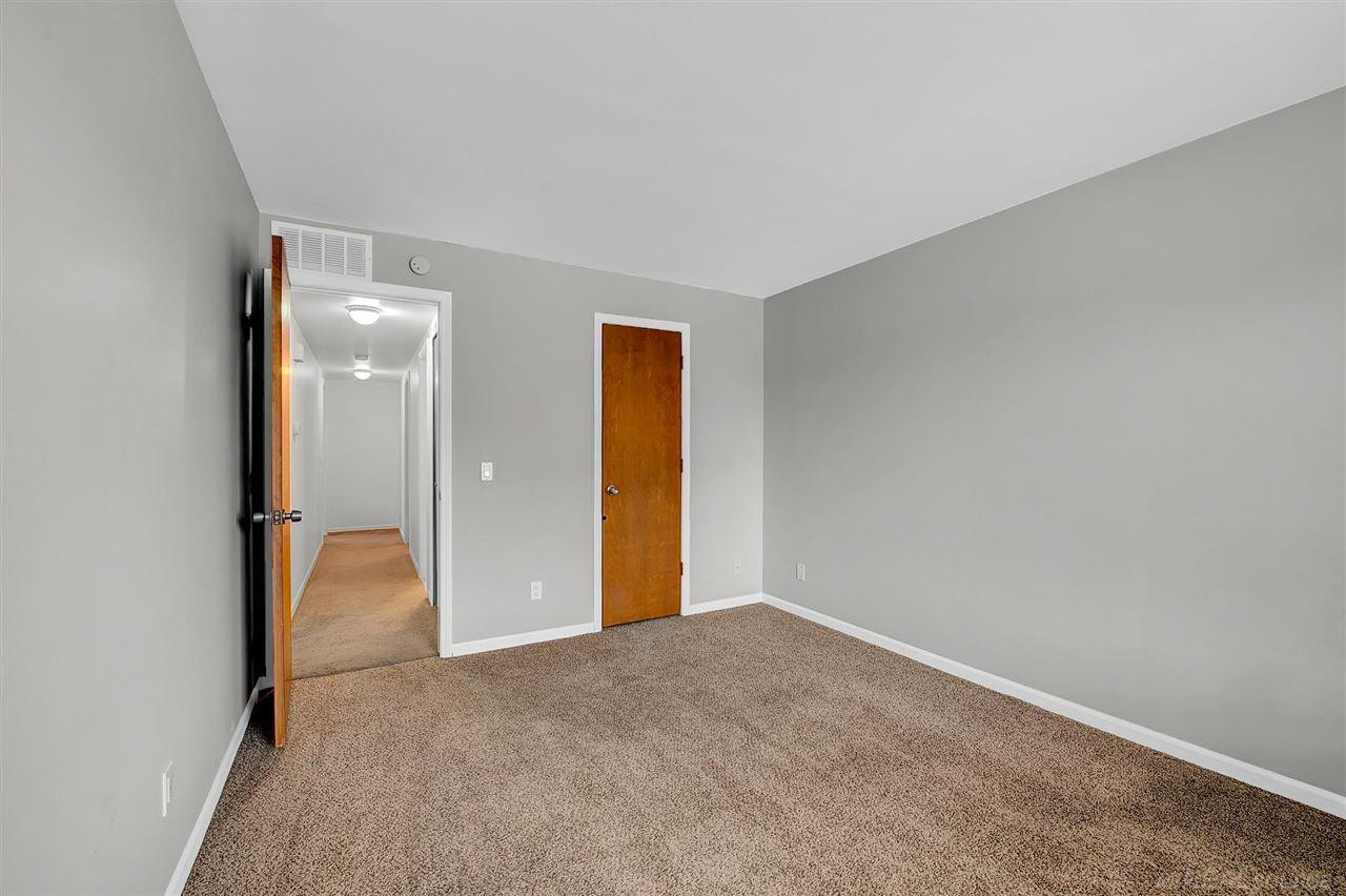 814 Country Club Dr, Saint Clair Shores, MI 48082 — Photo 13