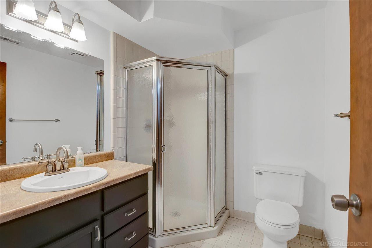 814 Country Club Dr, Saint Clair Shores, MI 48082 — Photo 14