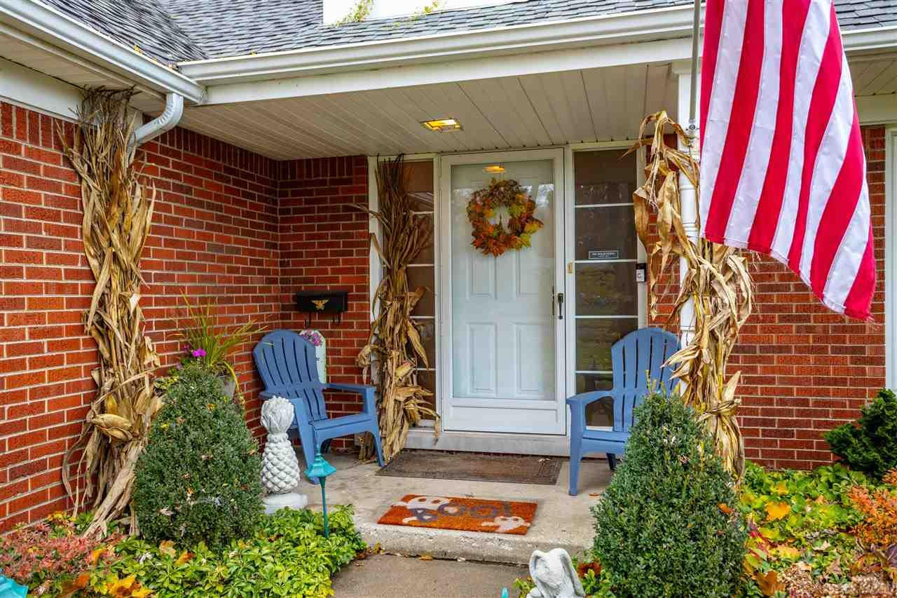 70 Hampton Rd, Grosse Pointe Shores, MI 48236 — Photo 2
