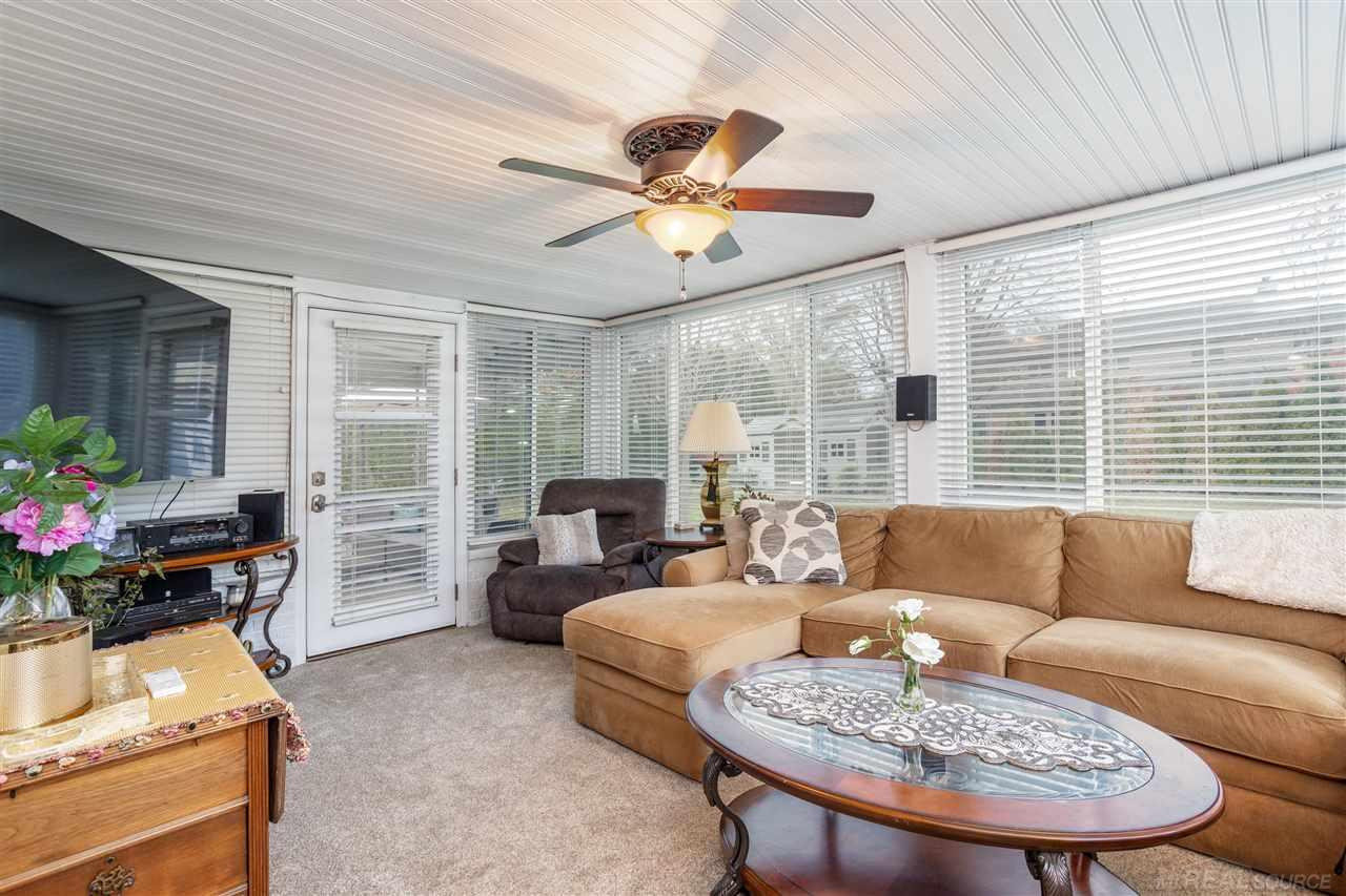 70 Hampton Rd, Grosse Pointe Shores, MI 48236 — Photo 9