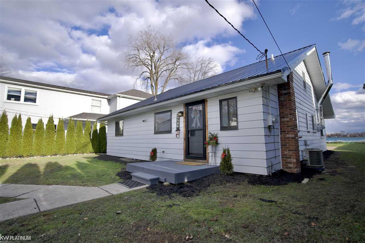 5385 Pointe Drive, MI — Photo 2