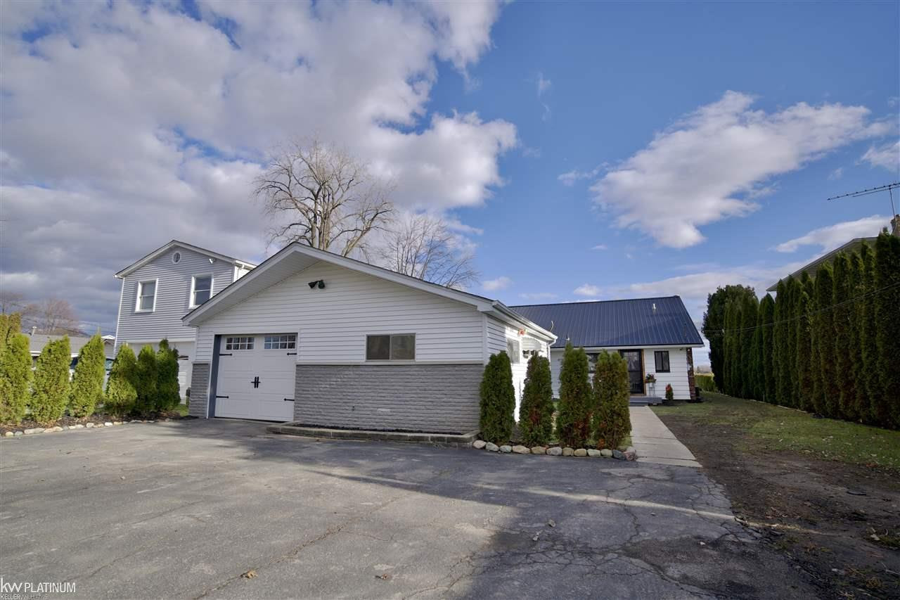 5385 Pointe Drive, MI — Photo 3