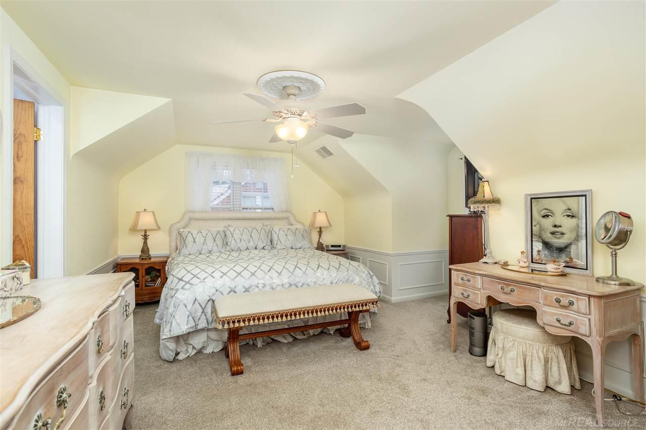 70 Hampton Rd, Grosse Pointe Shores, MI 48236 — Photo 19