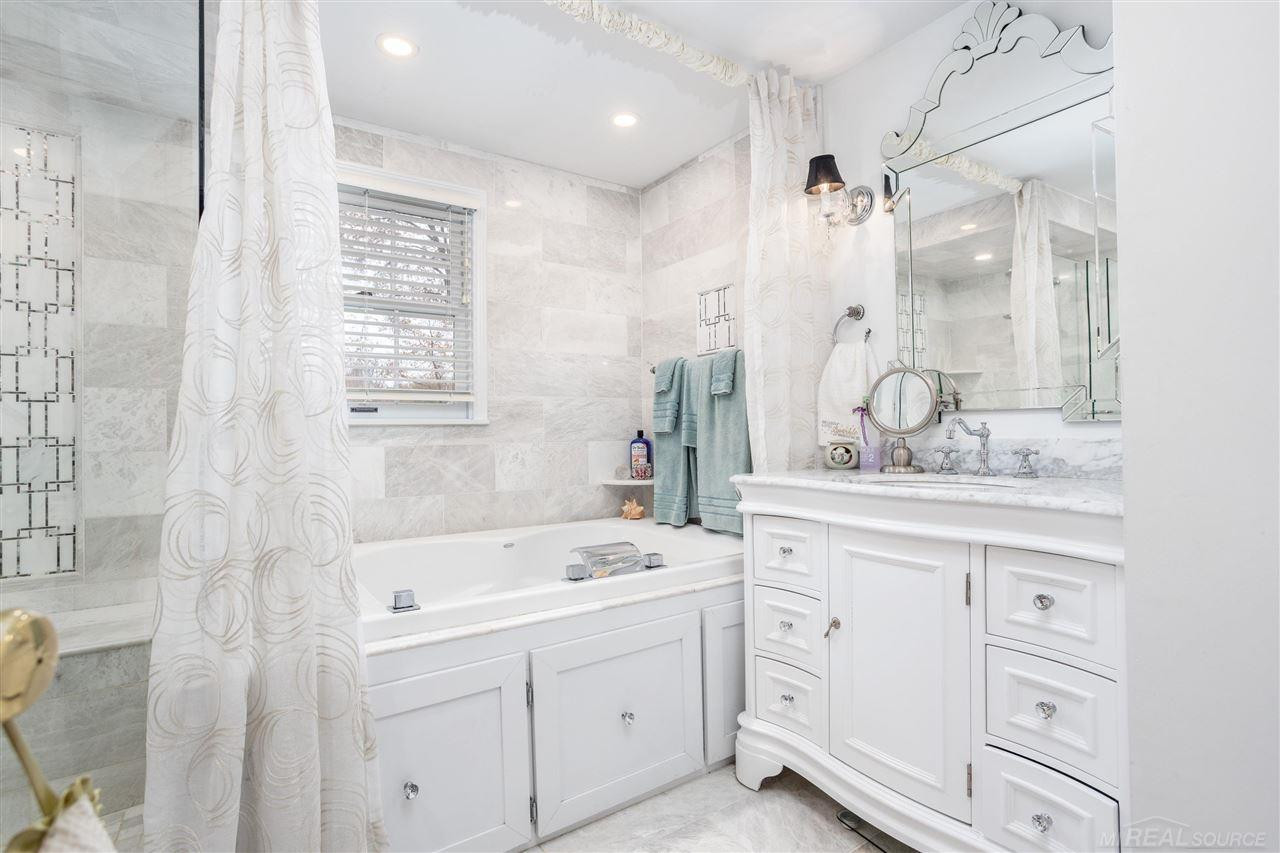 70 Hampton Rd, Grosse Pointe Shores, MI 48236 — Photo 21