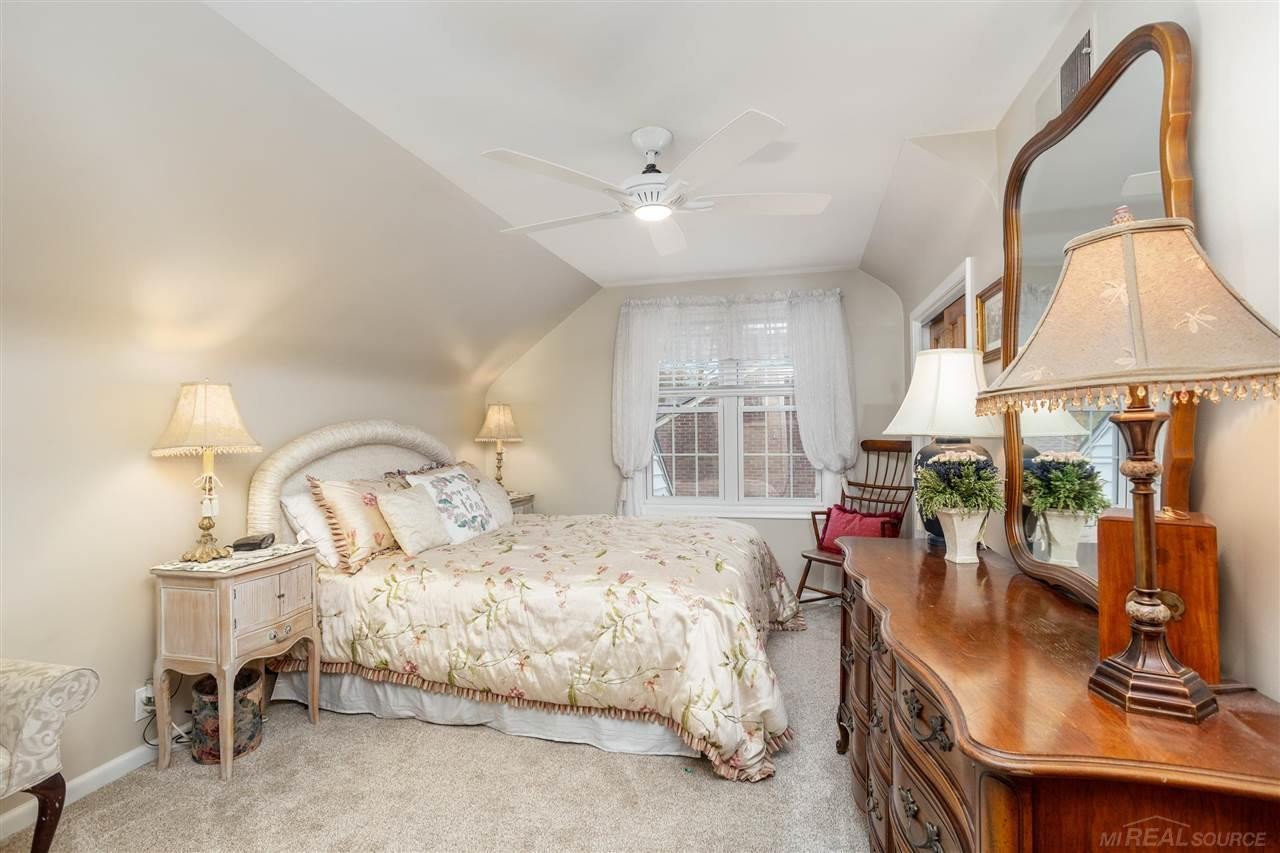70 Hampton Rd, Grosse Pointe Shores, MI 48236 — Photo 26