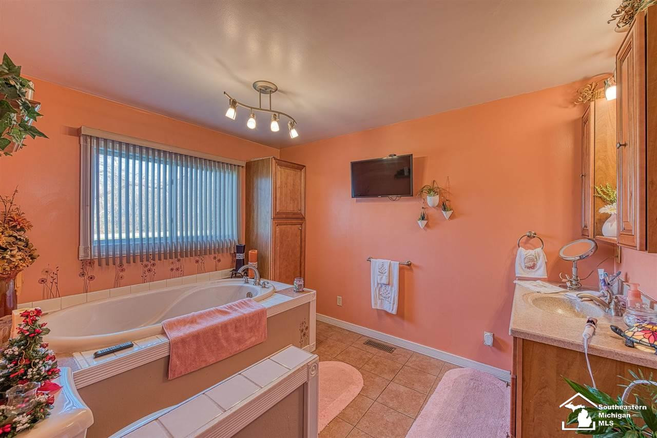 6299 Dixon, Monroe, MI 48161 — Photo 10