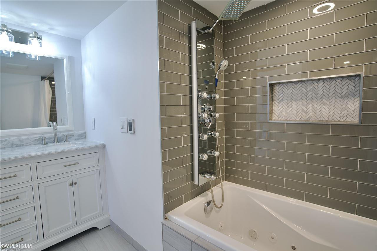 5385 Pointe Drive, MI — Photo 16
