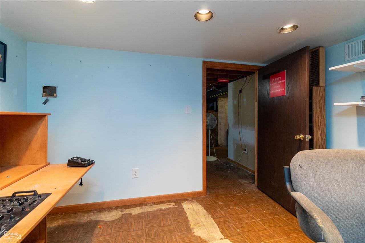 4669 Admiral, Sterling Heights, MI 48310 — Photo 39