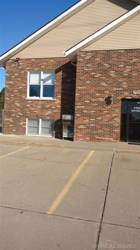 17097 17 Mile Road, Clinton Twp, MI 48038 — Photo 2