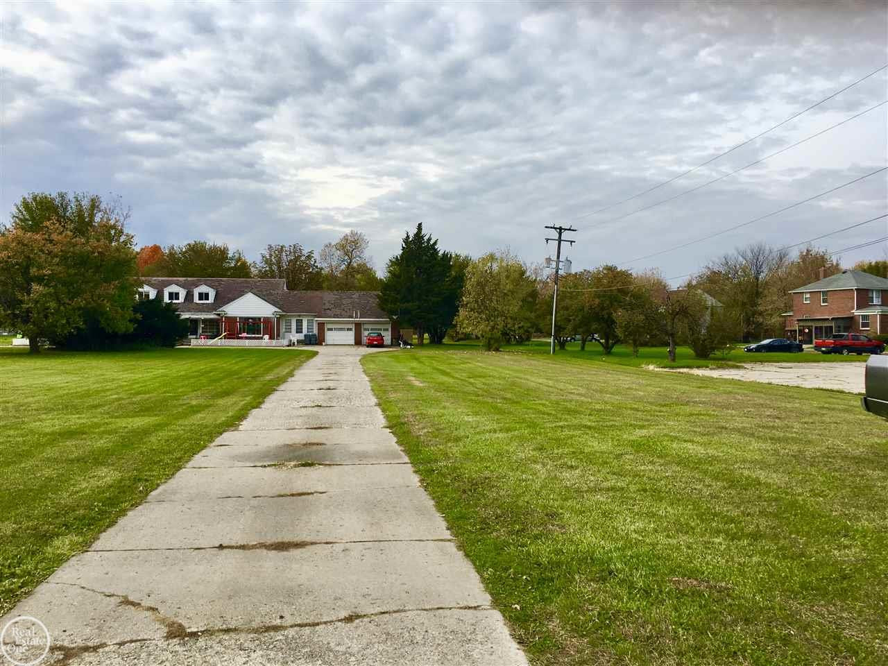 45729 Gratiot Avenue, MI, 48042