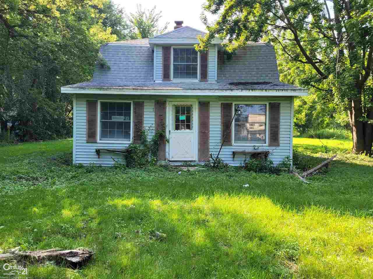 46271 Jefferson Avenue, MI 48047 — front exterior