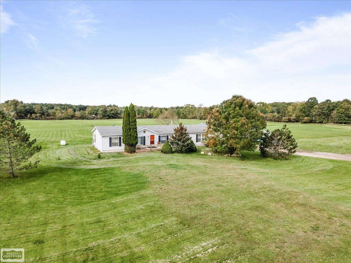 8143 Gibbons Road, Grant, MI 48032 — Photo 2