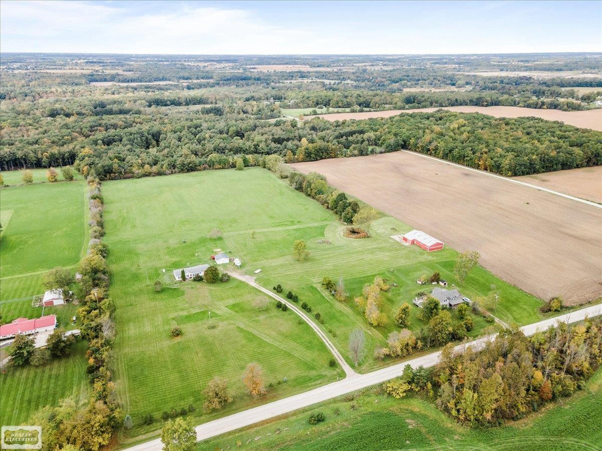 8143 Gibbons Road, Grant, MI 48032 — Photo 17