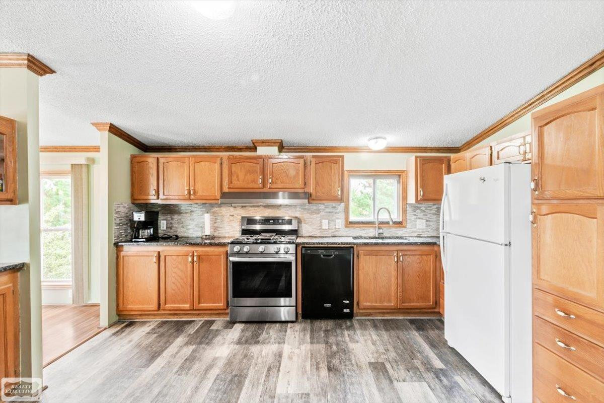 8143 Gibbons Road, Grant, MI 48032 — Photo 49