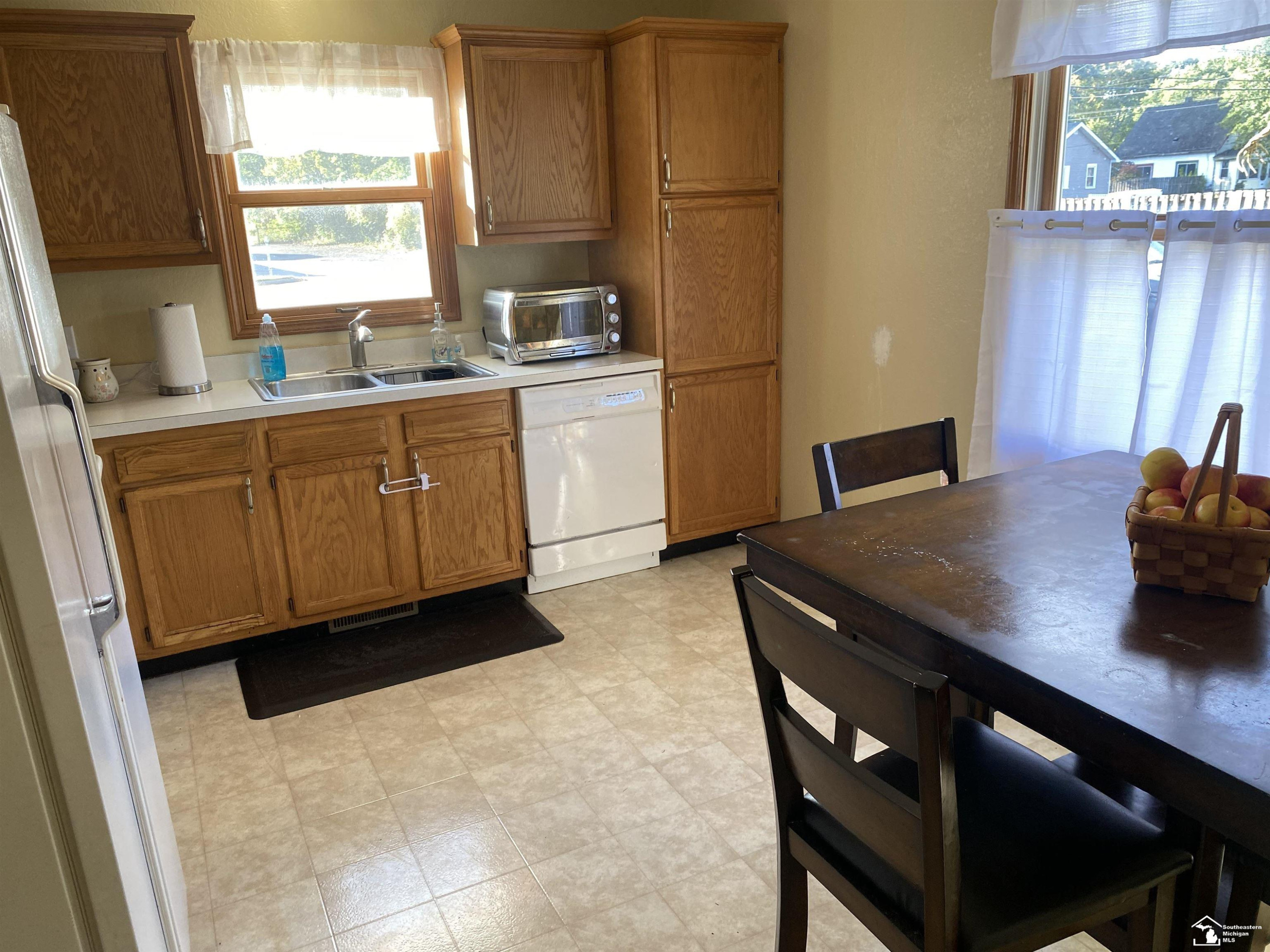 7330 Douglas, Lambertville, MI 48144 — Photo 5