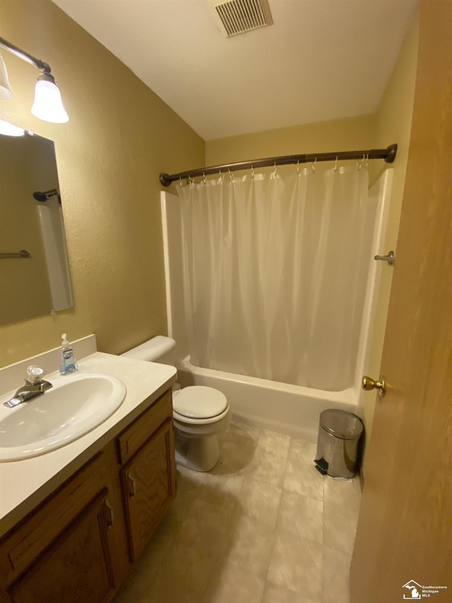 7330 Douglas, Lambertville, MI 48144 — Photo 14