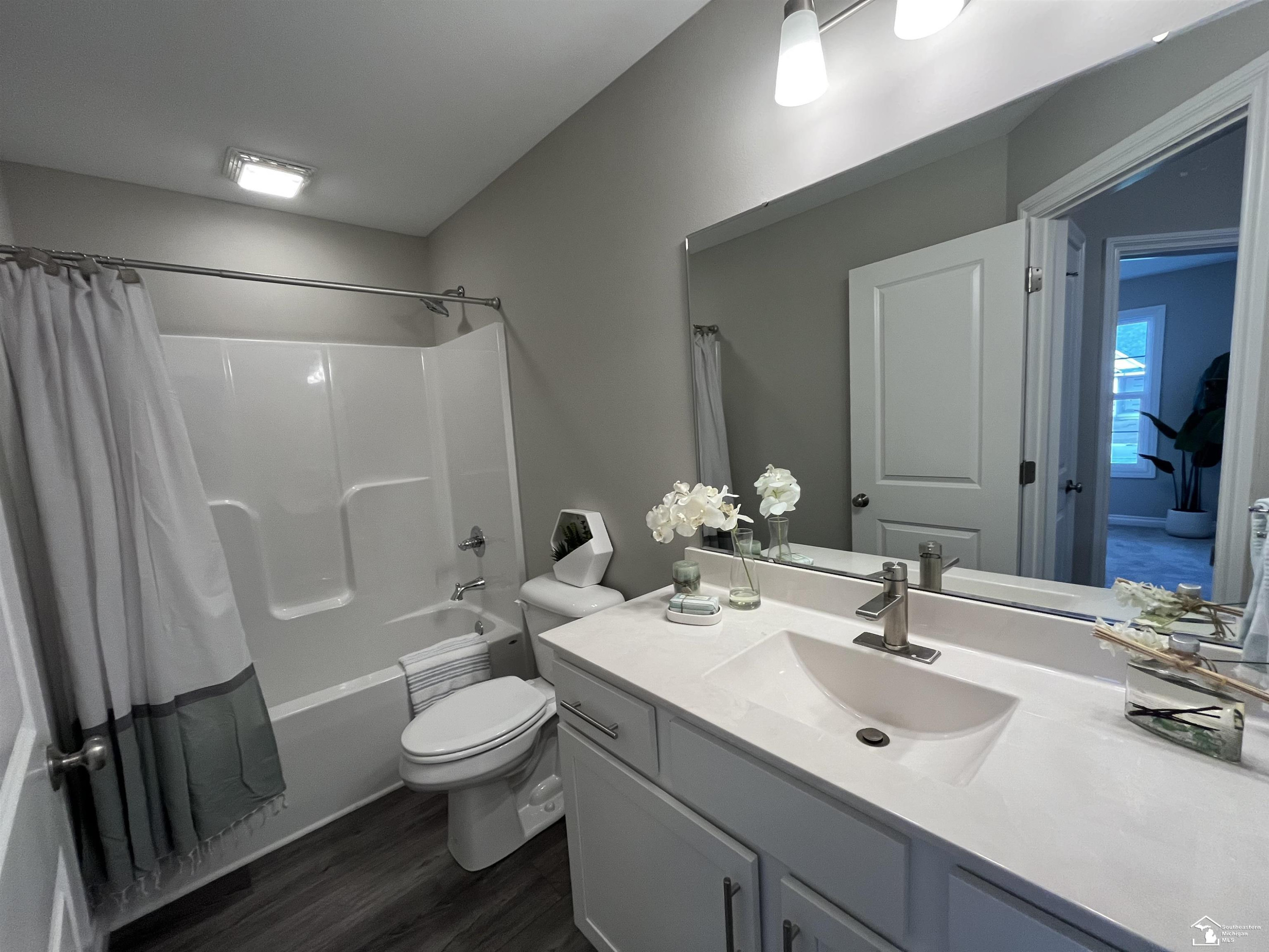 8285 Grande Lake Circle, Temperance, MI 48182 — Photo 5