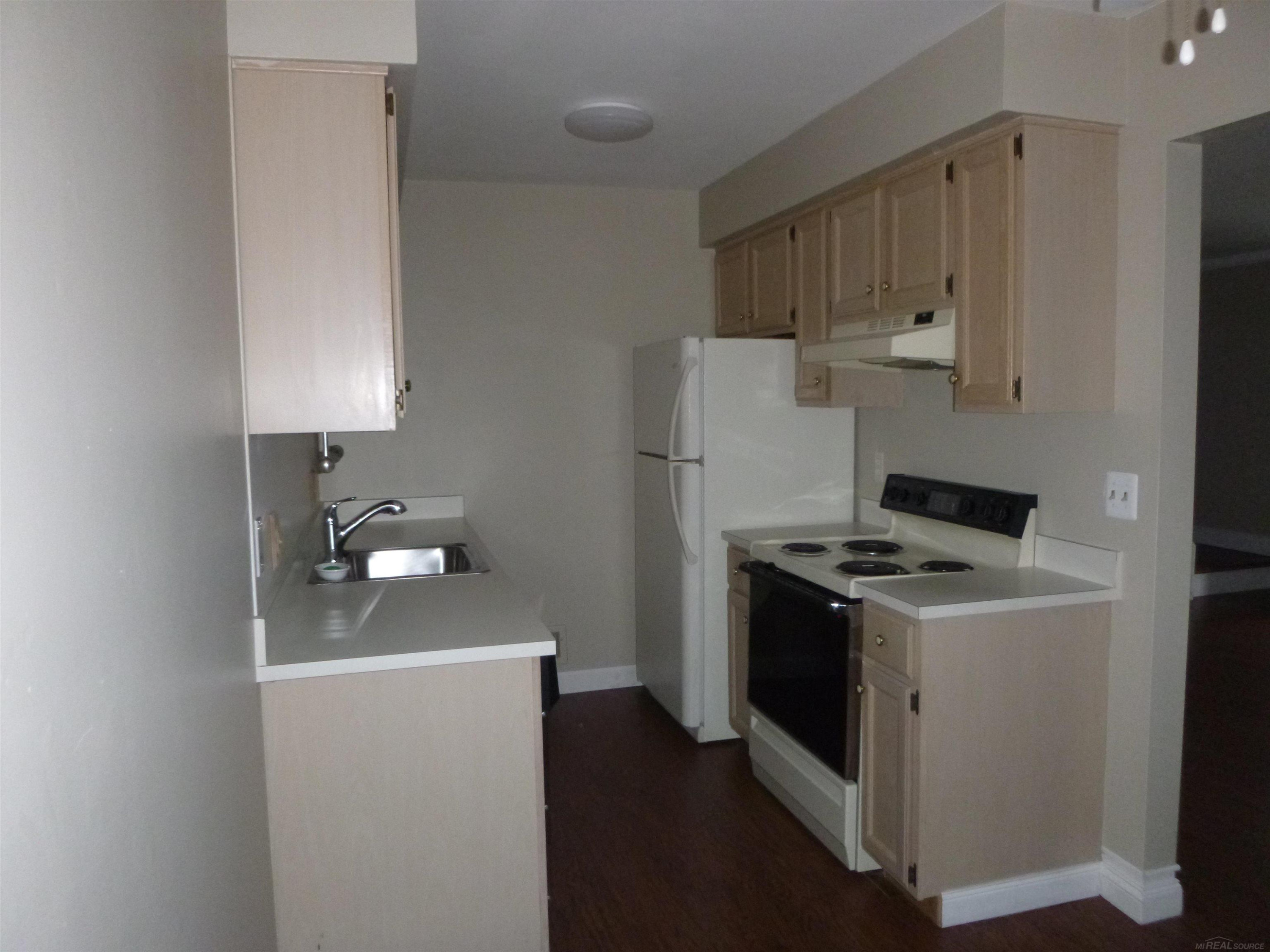 26074 N Lake Drive Drive, MI — Photo 5