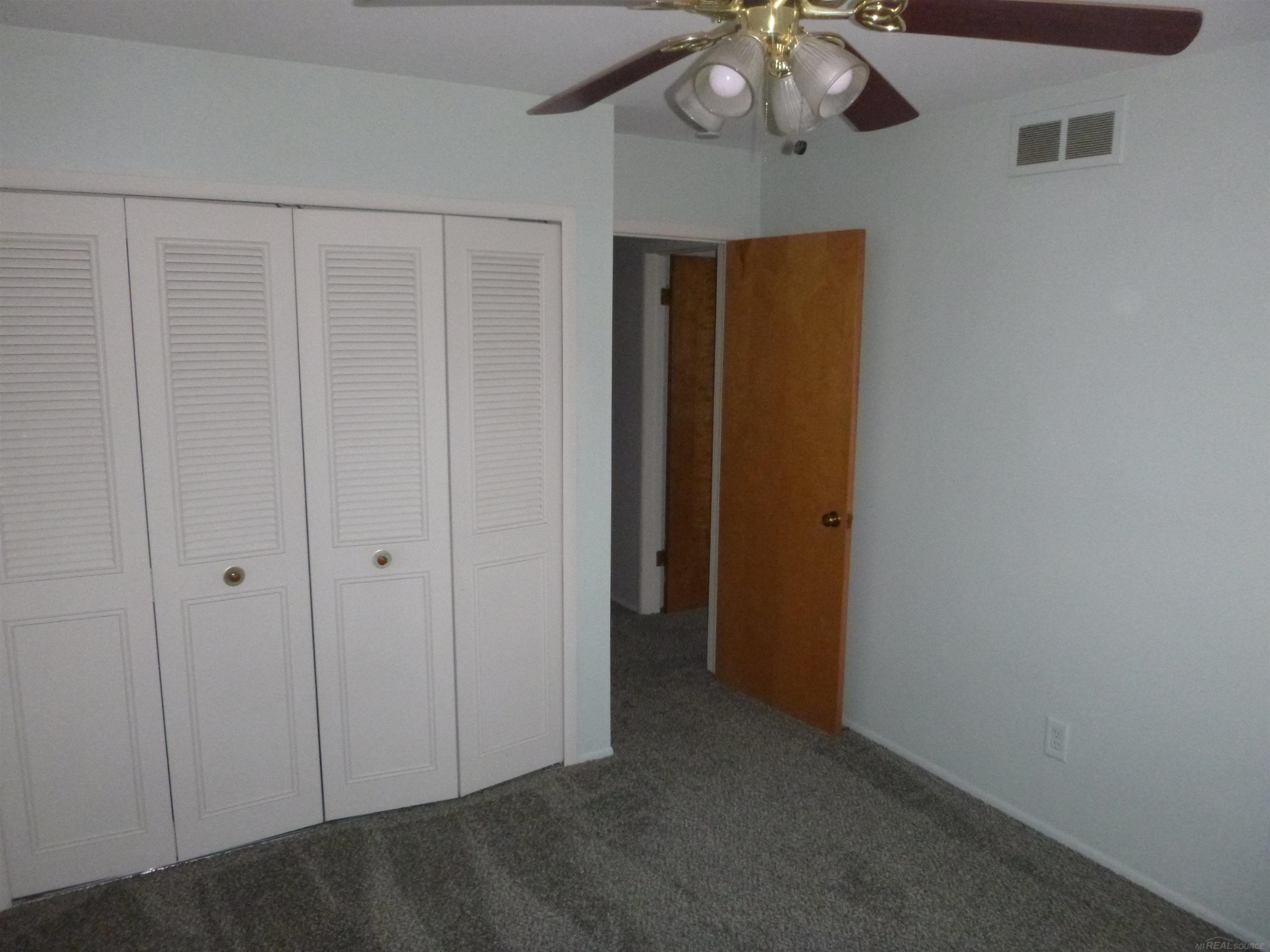 26074 N Lake Drive Drive, MI — Photo 7