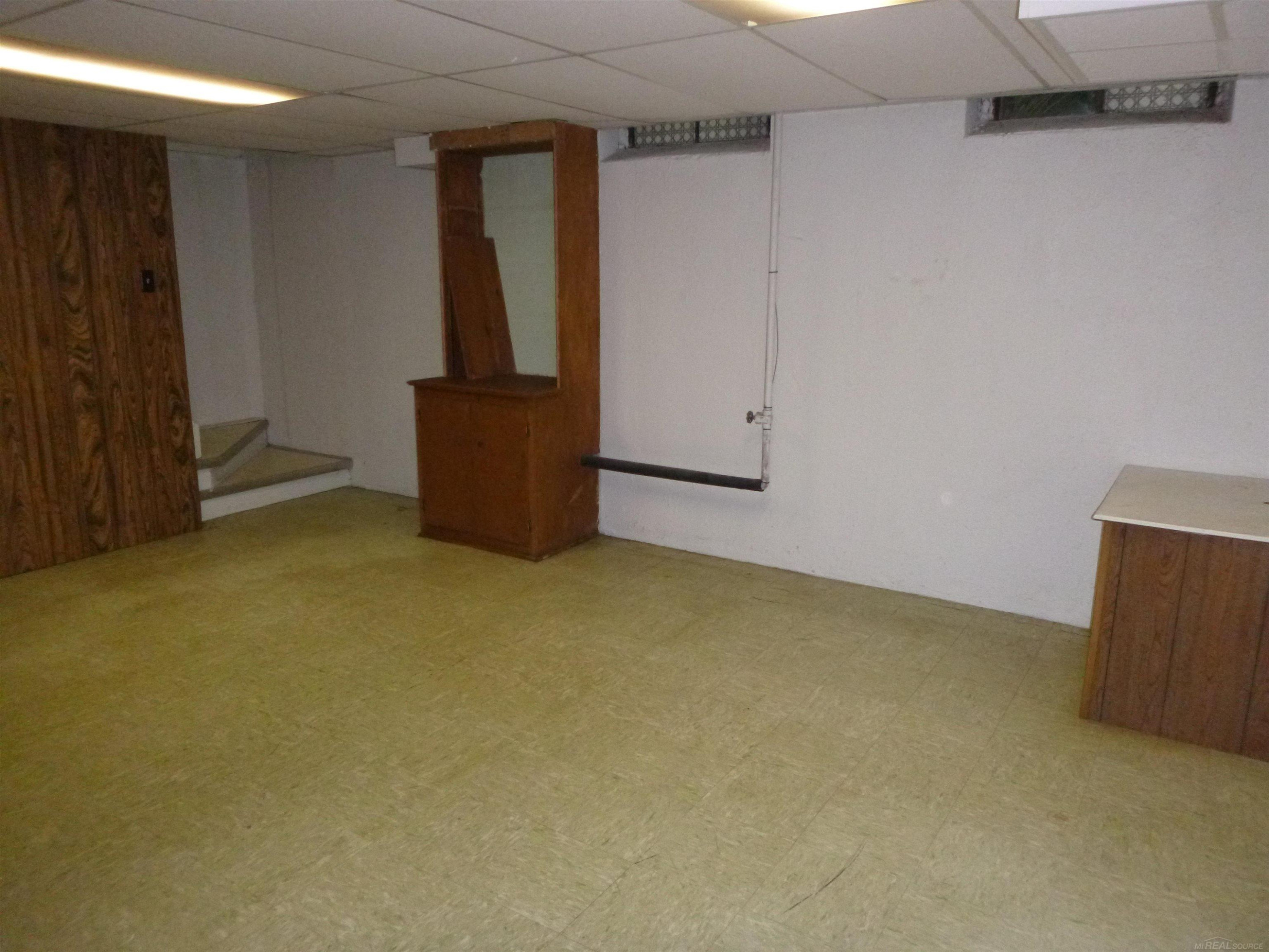 26074 N Lake Drive Drive, MI — Photo 9