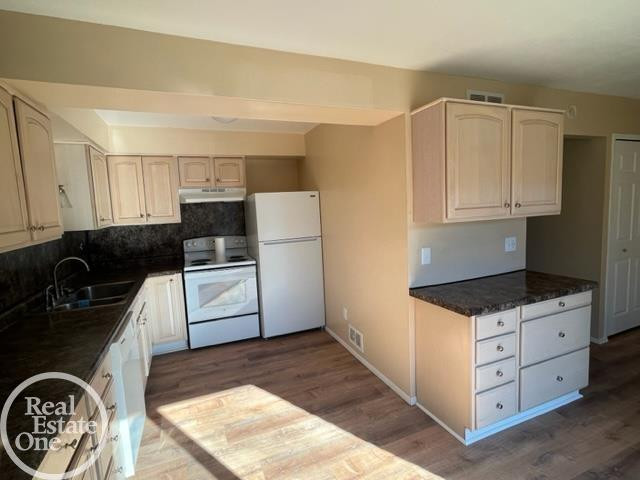 48504 Sugarbush Road, MI 48047 — Photo 3
