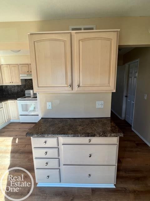 48504 Sugarbush Road, MI 48047 — Photo 5