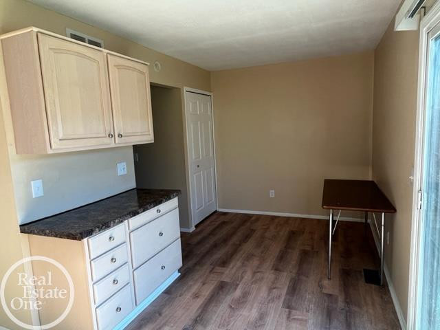 48504 Sugarbush Road, MI 48047 — Photo 6