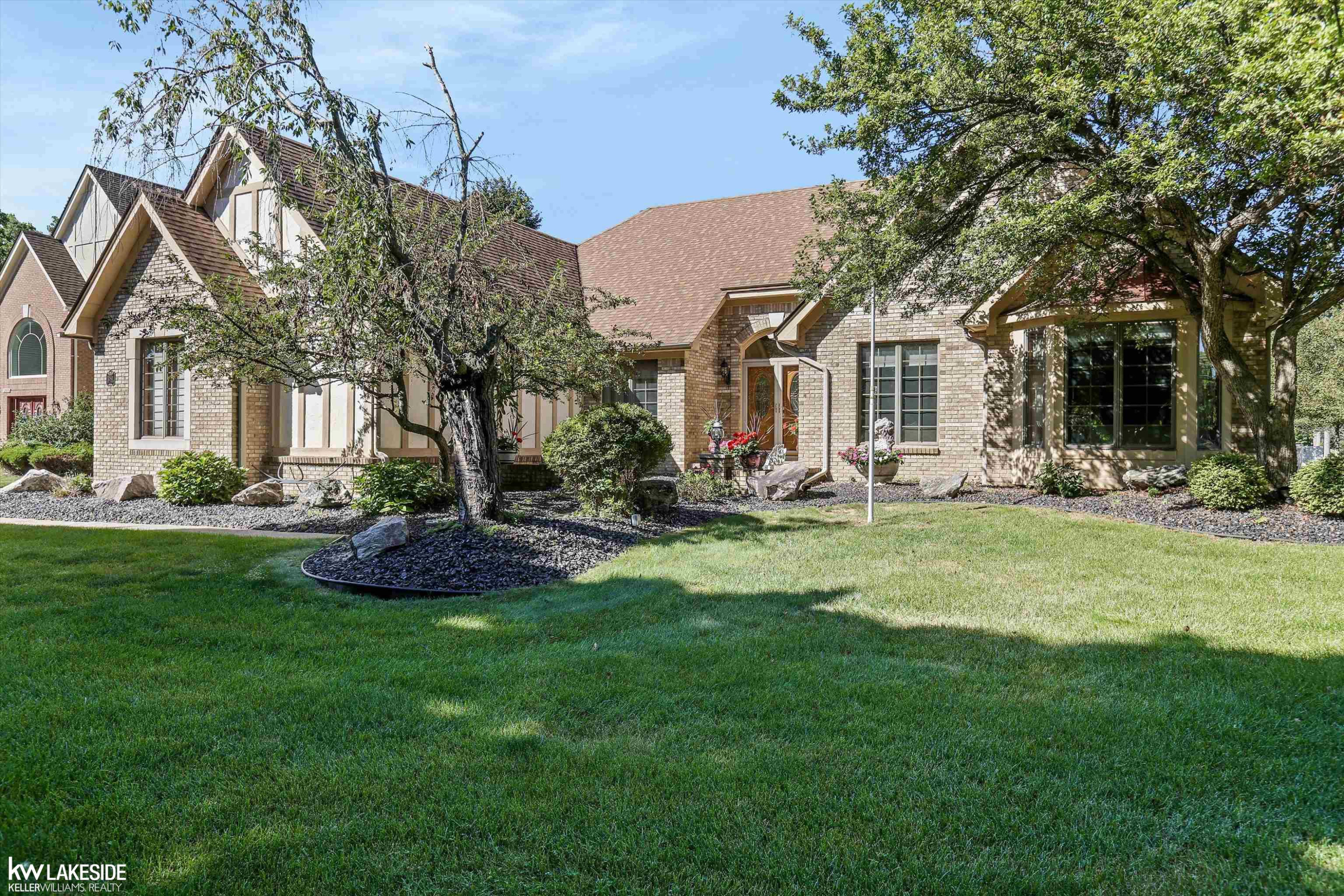 52941 Royal Forest Drive, Shelby Twp, MI 48315 — Photo 3