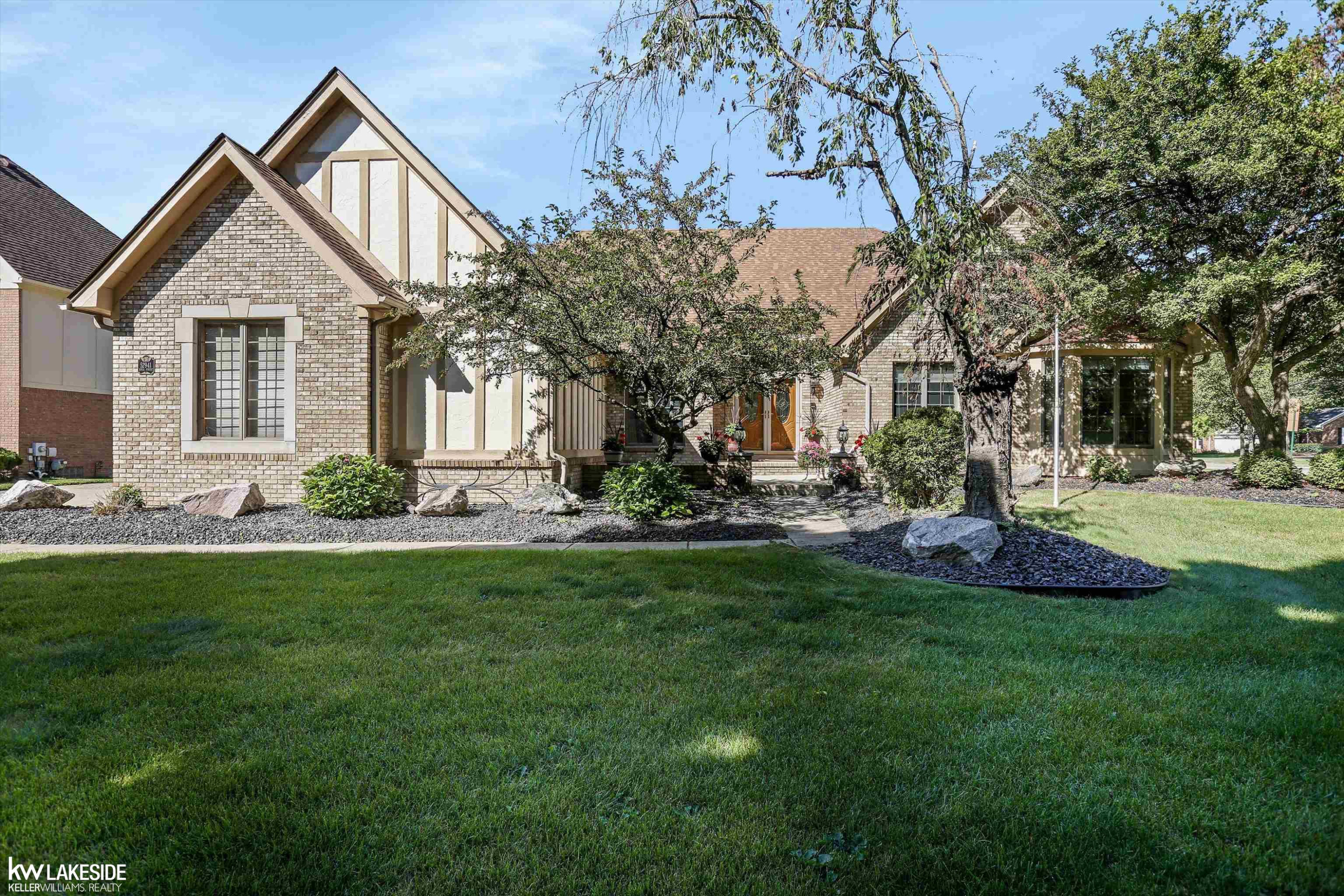 52941 Royal Forest Drive, Shelby Twp, MI 48315 — Photo 4
