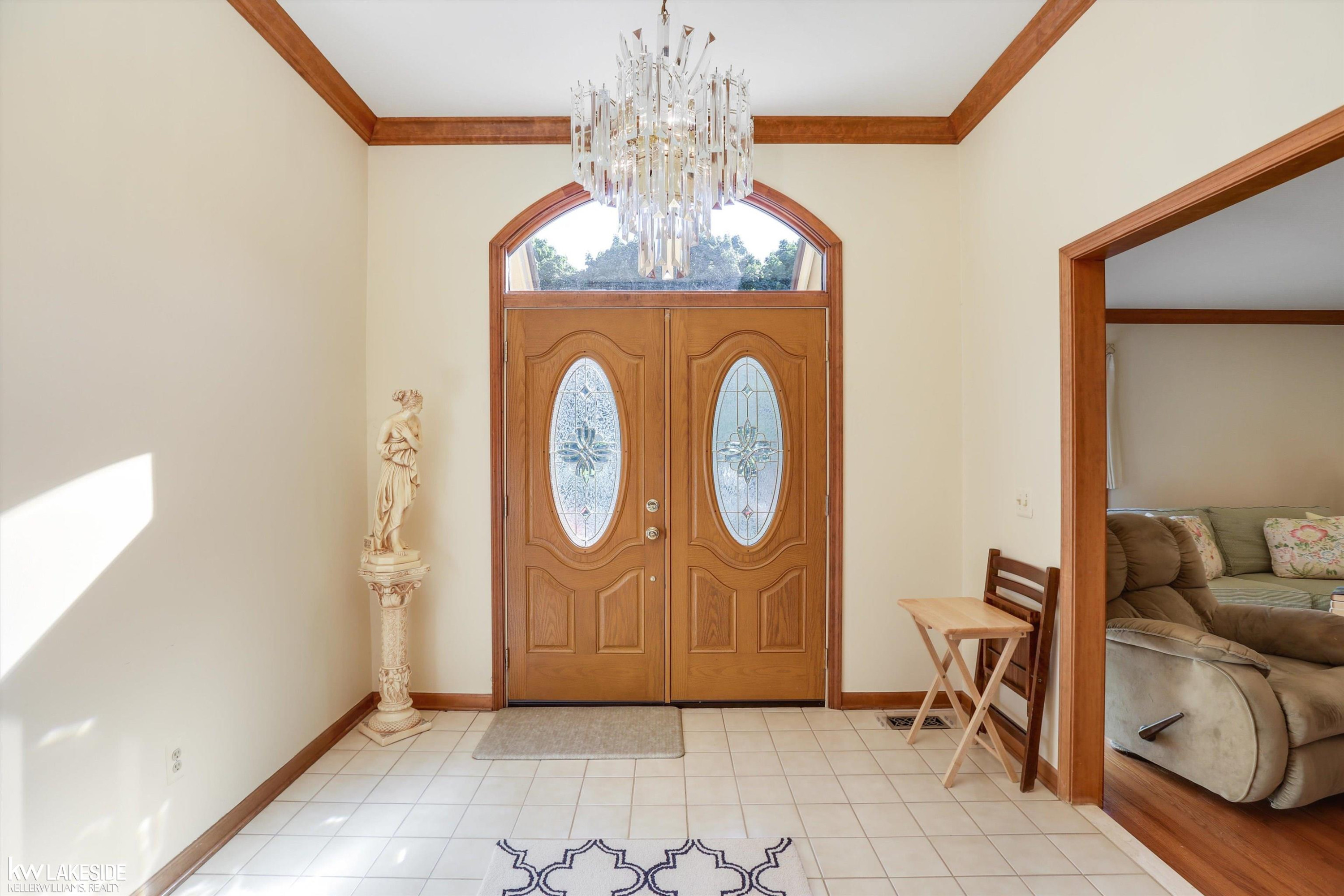 52941 Royal Forest Drive, Shelby Twp, MI 48315 — Photo 6