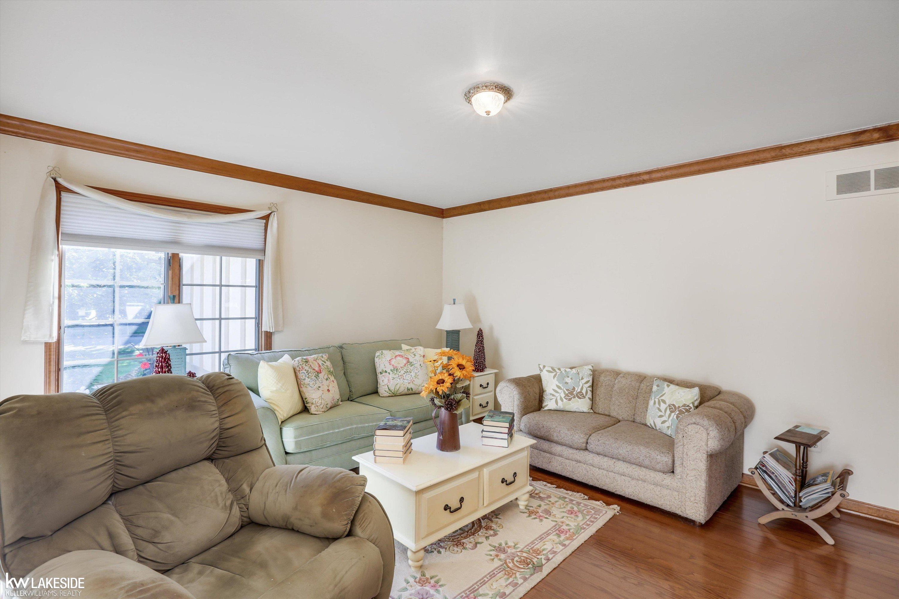 52941 Royal Forest Drive, Shelby Twp, MI 48315 — Photo 8