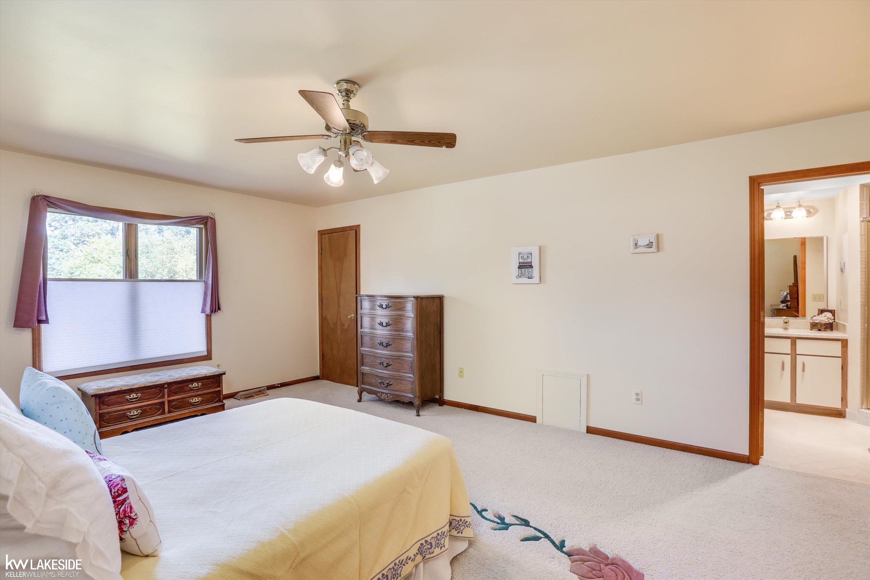 52941 Royal Forest Drive, Shelby Twp, MI 48315 — Photo 10